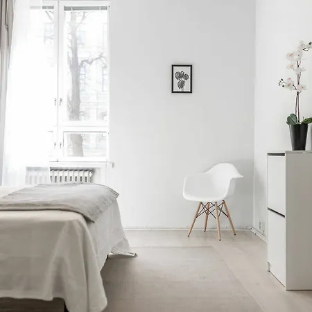 Scandinavian In Center *